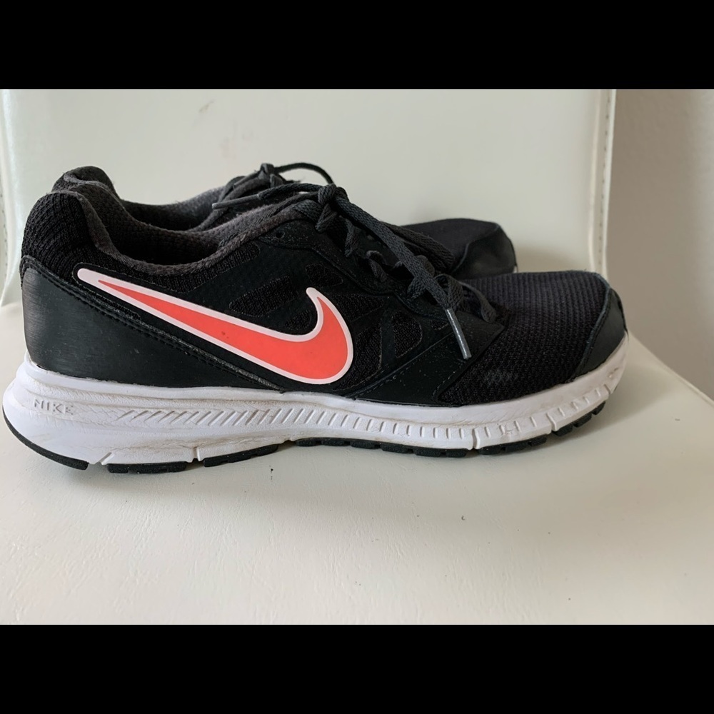 Shoes - Picture 3 of 7